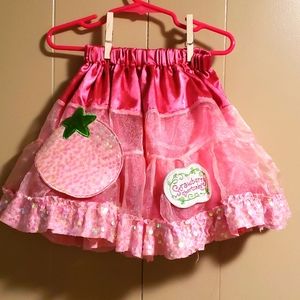 Strawberry shortcake little girls costume. Size 3&up.